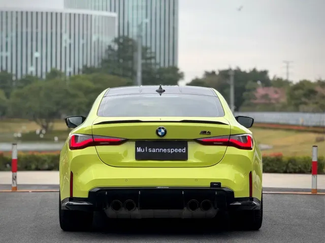 BMW M4 — Фото автомобиля 12