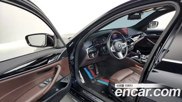 BMW 5 Series G30 — Фото автомобиля 10