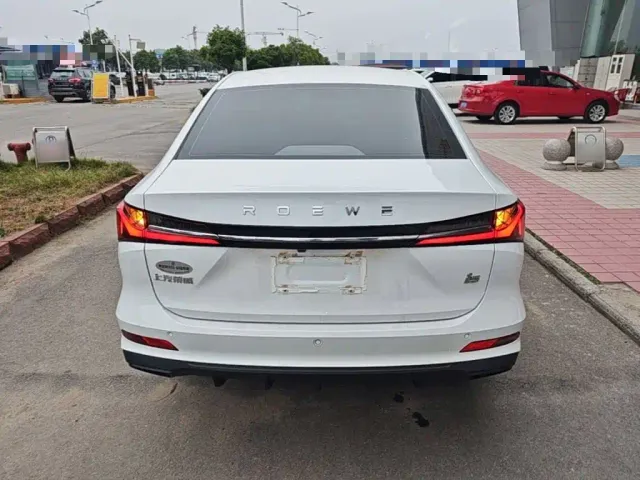 Roewe i5 — Фото автомобиля 5
