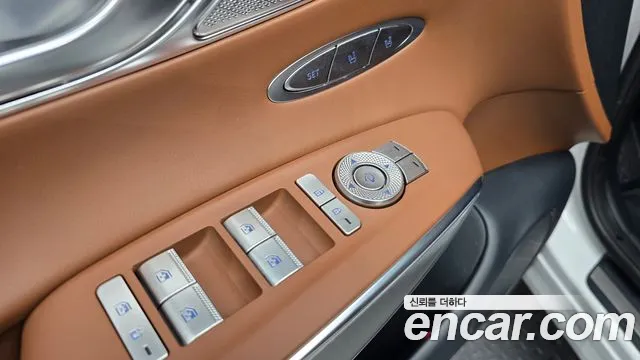 Genesis GV70 — Фото автомобиля 18