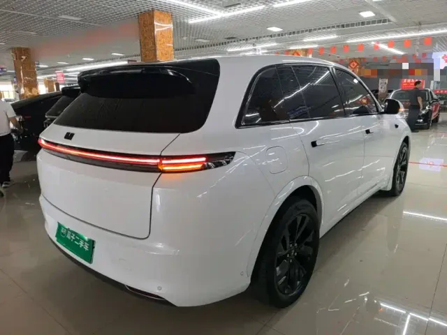 Li Auto L7 — Фото автомобиля 6