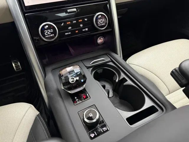Land Rover Discovery — Фото автомобиля 12