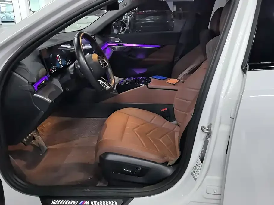 BMW BMW 5 Series 2024 530Li Leading M Sport Package — Фото автомобиля 9