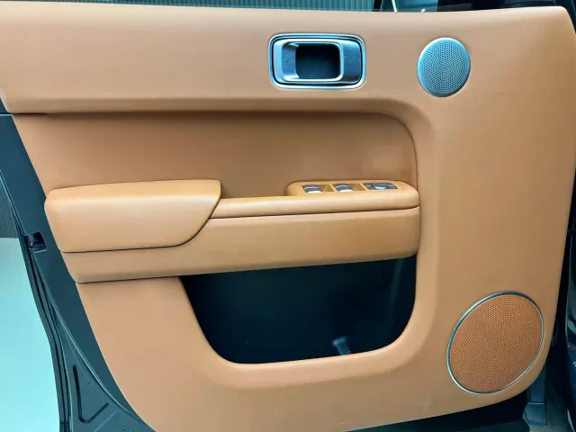 Li Auto L8 — Фото автомобиля 8