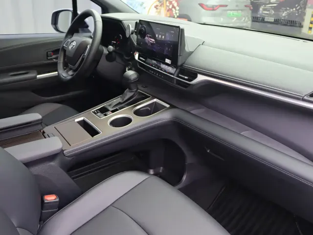 Toyota Granvia — Фото автомобиля 9