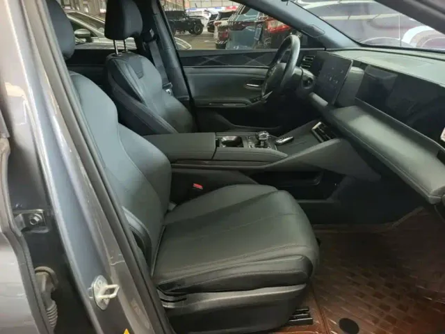 BYD Qin L — Фото автомобиля 24