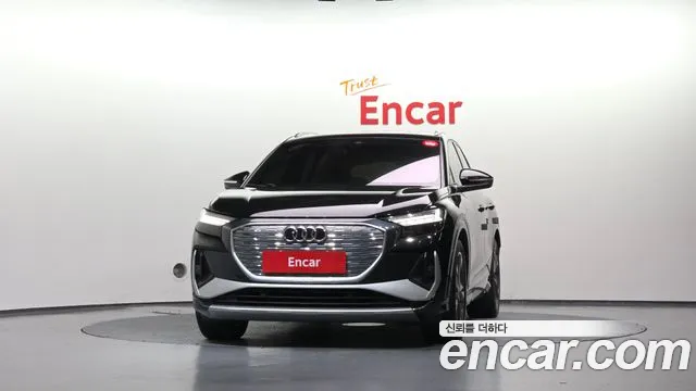 Audi Q4 e-tron F4 — Фото автомобиля 3