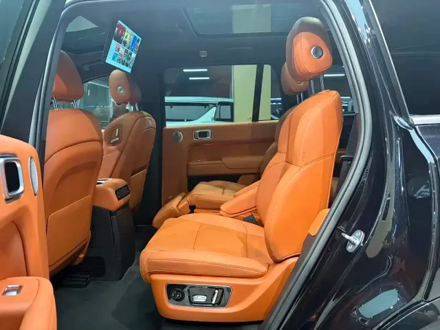 Li Auto L9 — Фото автомобиля 5