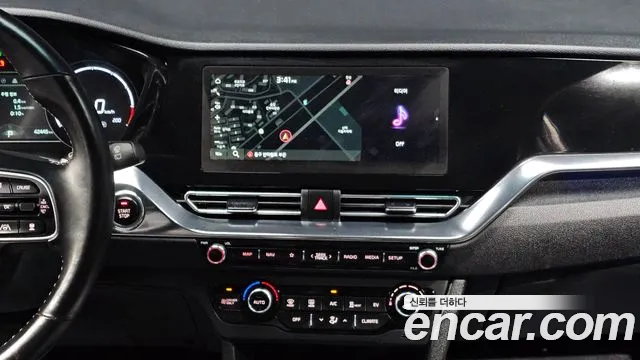 Kia Niro — Фото автомобиля 18