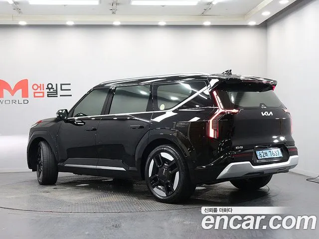 Kia EV9 — Фото автомобиля 3