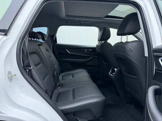 Chery Tiggo 8 — Фото автомобиля 10