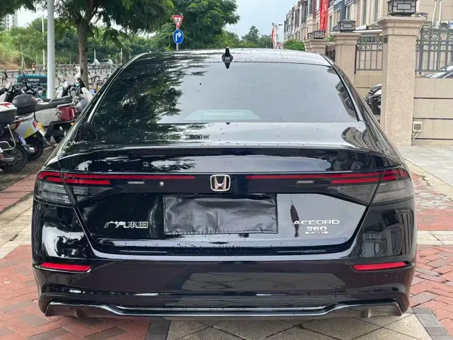 Honda Accord — Фото автомобиля 8