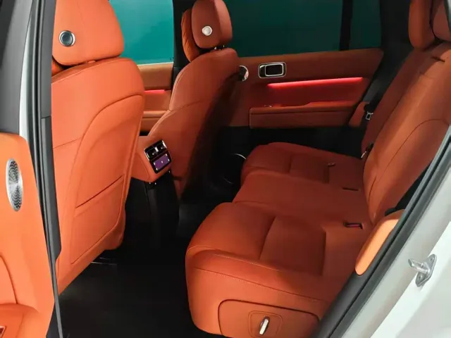Li Auto L6 — Фото автомобиля 7