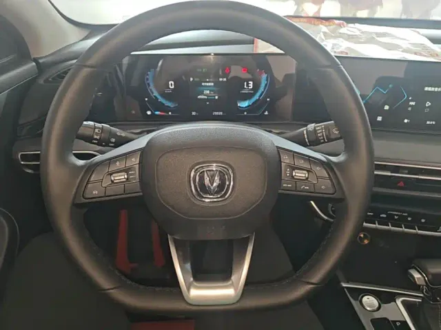 Changan Eado — Фото автомобиля 10