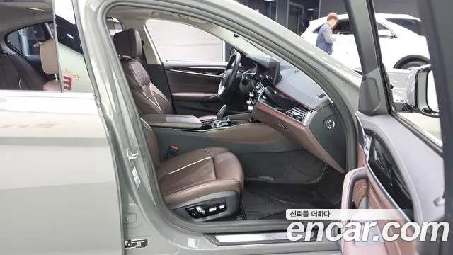 BMW 5 Series G30 — Фото автомобиля 17