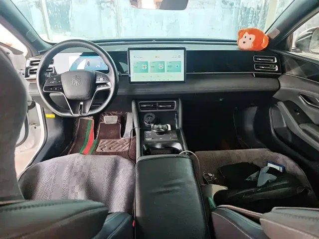 BYD Qin L — Фото автомобиля 12