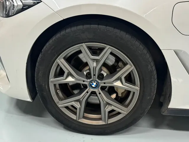 BMW i3 — Фото автомобиля 8