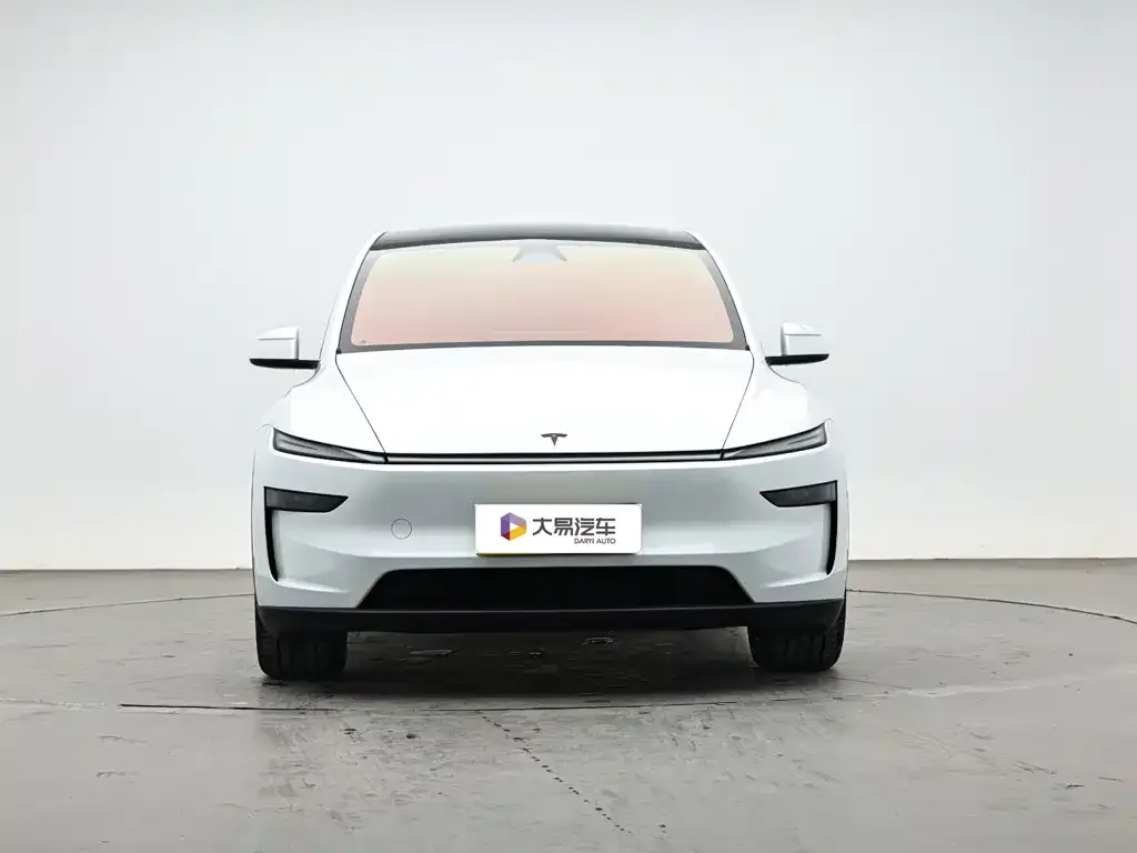 Tesla Model Y L 2025 Facelift Long Range AWD — Фото автомобиля 2