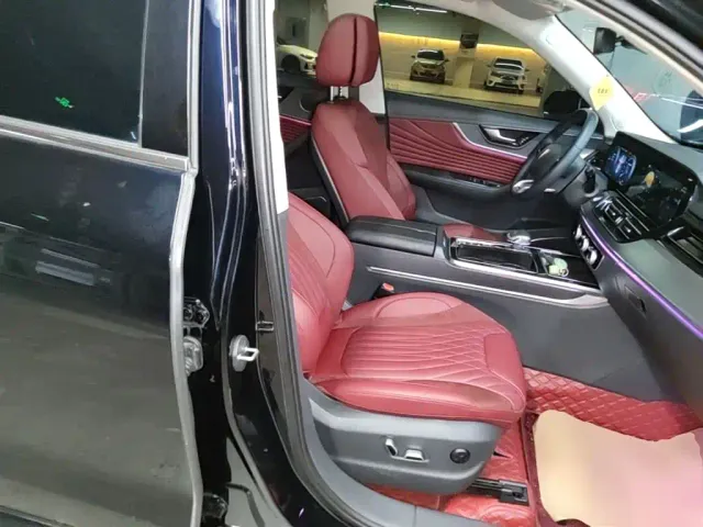 Hongqi HS5 — Фото автомобиля 19