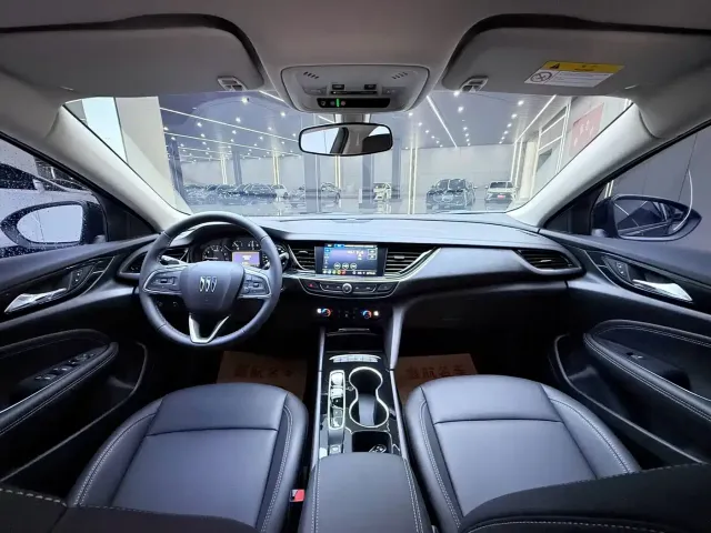 Buick Regal — Фото автомобиля 12