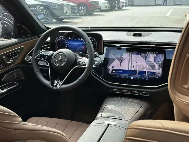 Mercedes-Benz E-Class — Фото автомобиля 13