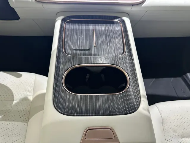Dongfeng eπ 008 — Фото автомобиля 15
