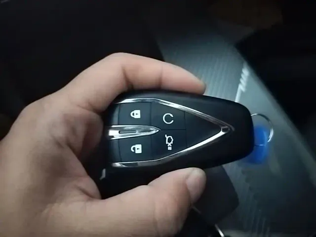 Changan Oshan Z6 EV — Фото автомобиля 8