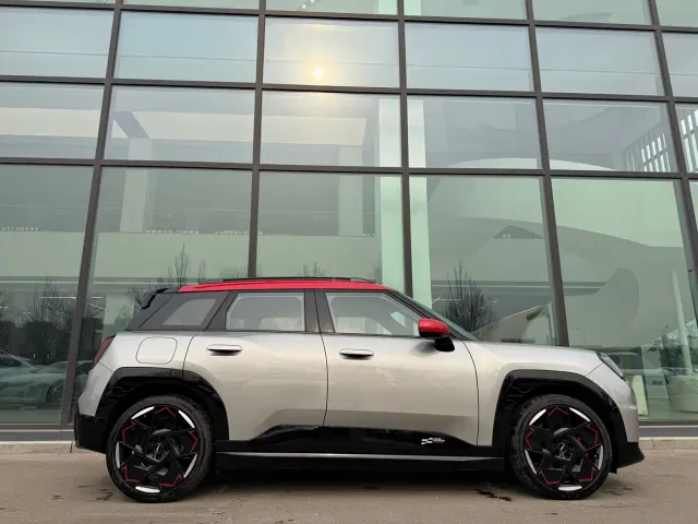 MINI Electric MINI JCW ACEMAN — Фото автомобиля 8