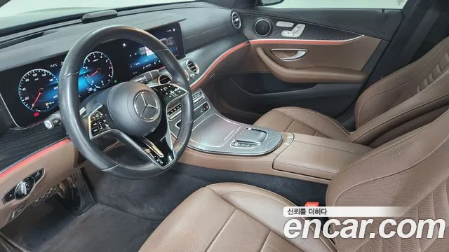 Mercedes-Benz E-Class — Фото автомобиля 9