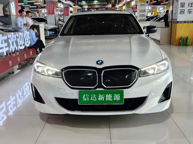 BMW i3 — Фото автомобиля 3