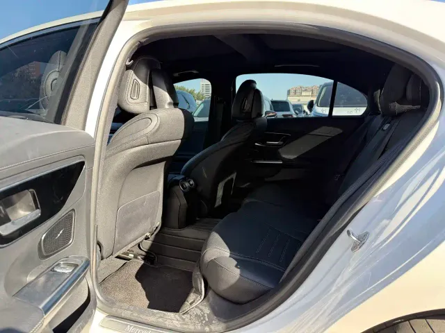 Mercedes-Benz C-Class — Фото автомобиля 6