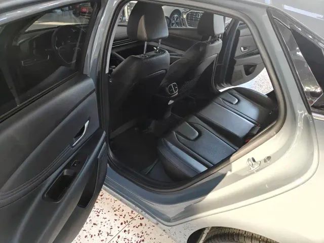 Hyundai Elantra — Фото автомобиля 11