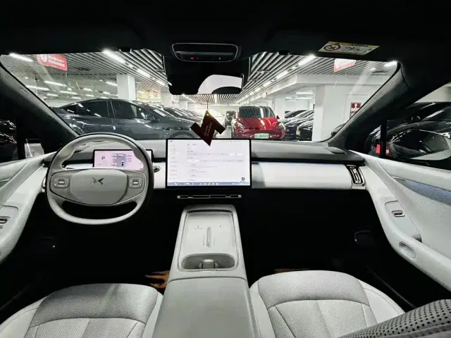 Xpeng P7+ — Фото автомобиля 8