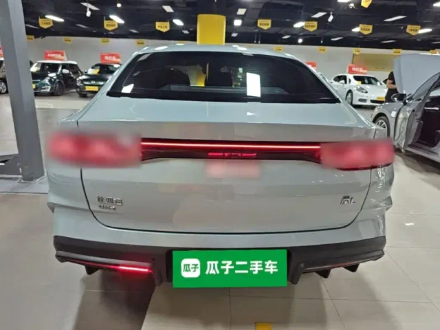 BYD Qin L — Фото автомобиля 5