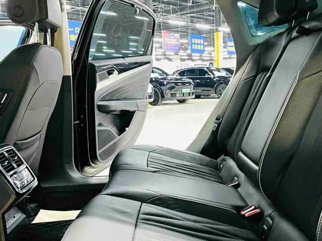 Volkswagen Passat — Фото автомобиля 7