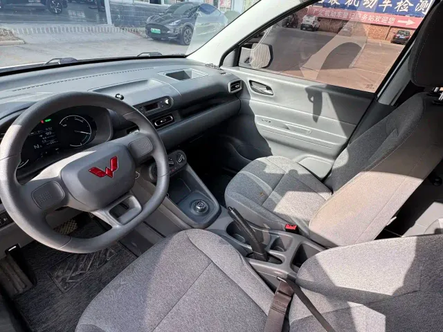 Wuling Hongguang — Фото автомобиля 7