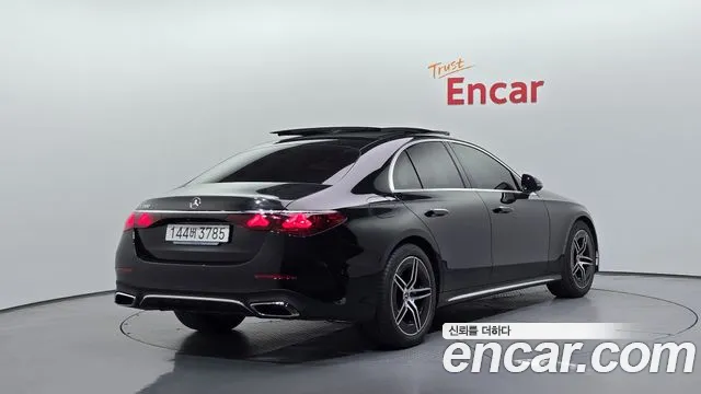 Mercedes-Benz E-Class W214 — Фото автомобиля 2