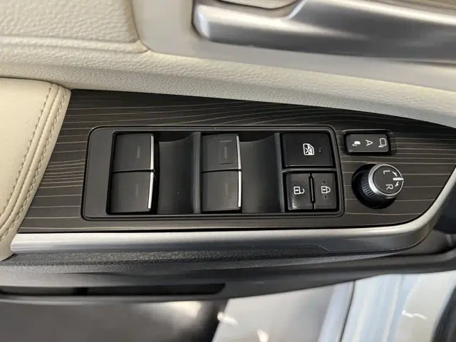 Toyota Granvia — Фото автомобиля 26