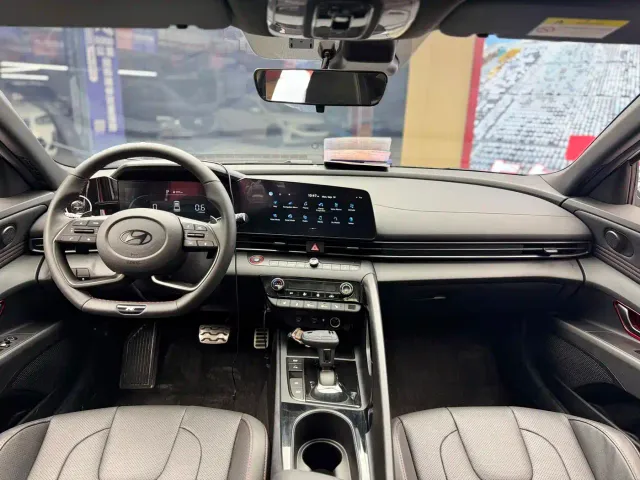 Hyundai Elantra — Фото автомобиля 17
