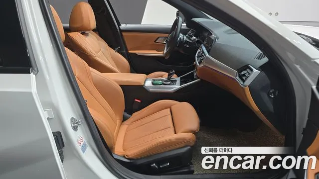 BMW 3-Series 3 серия (G20) 320i M Sport — Фото автомобиля 10