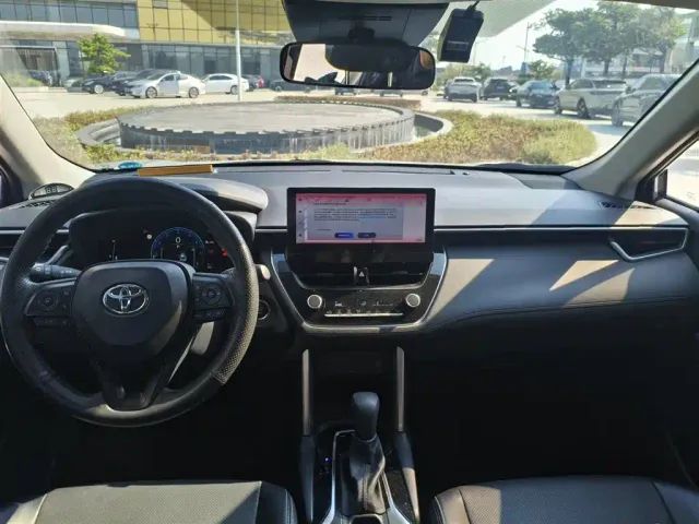 Toyota Corolla Cross — Фото автомобиля 6
