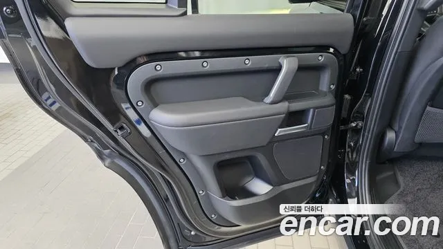 Land Rover Defender L663 — Фото автомобиля 14