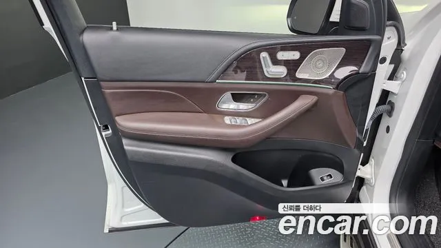Mercedes-Benz GLE-Class — Фото автомобиля 13
