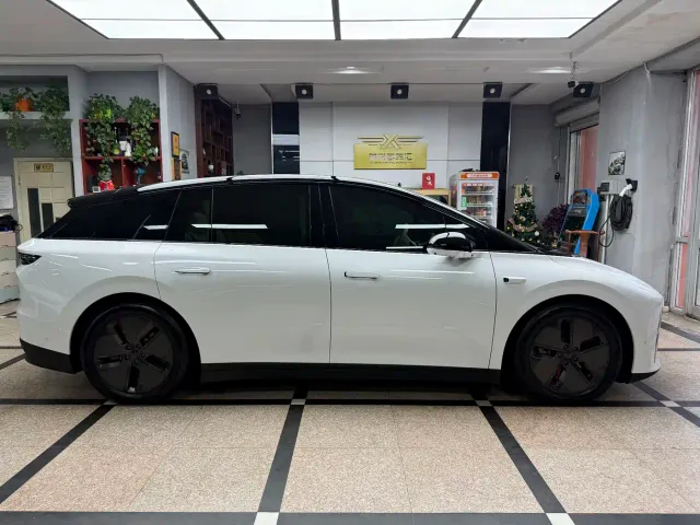 Li Auto i6 — Фото автомобиля 7