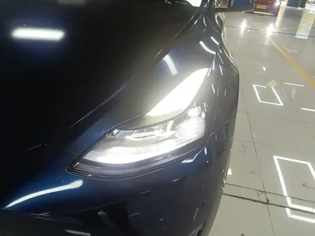 Tesla Model Y — Фото автомобиля 23