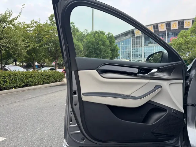 BYD Qin PLUS — Фото автомобиля 9