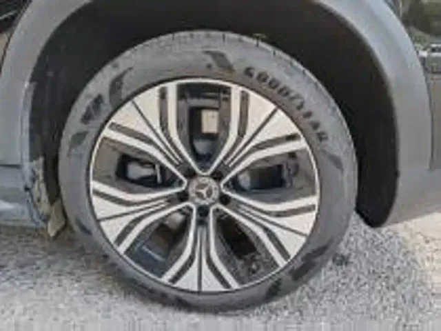 Mercedes-Benz EQE SUV — Фото автомобиля 12