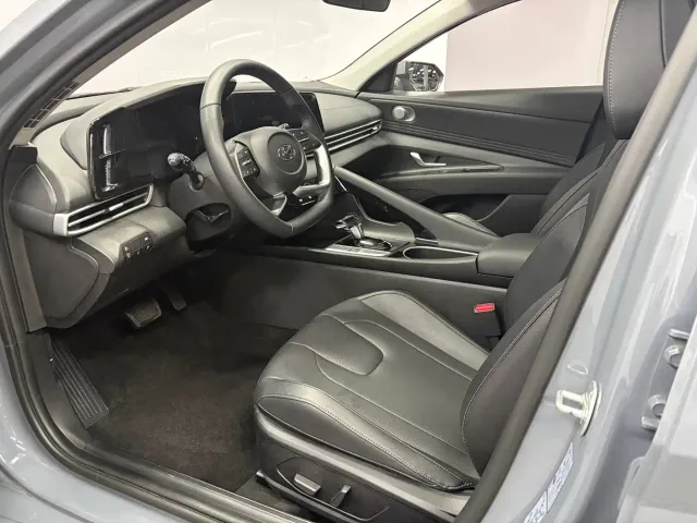 Hyundai Elantra — Фото автомобиля 6