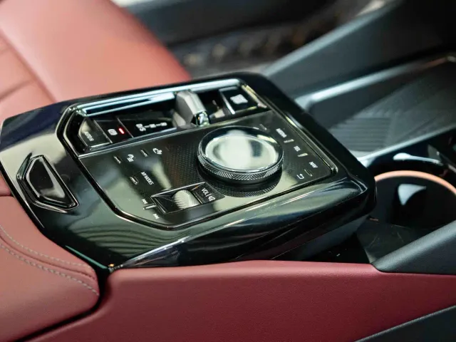 BMW 5 Series — Фото автомобиля 16