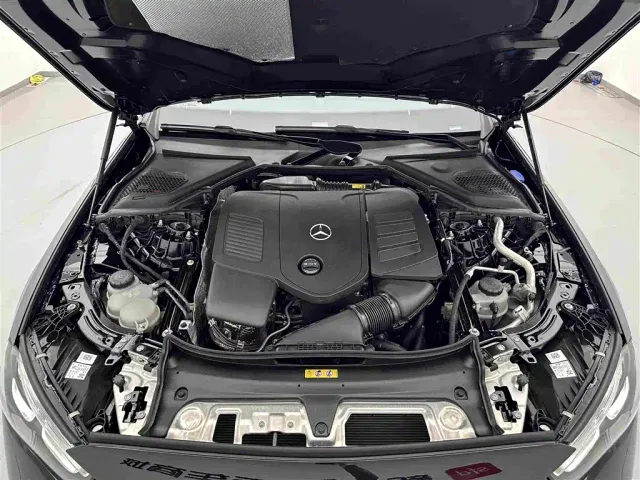 Mercedes-Benz E-Class — Фото автомобиля 24